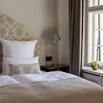 Schlosshotel Neustrelitz 酒店 施特雷利茨
