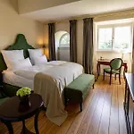 Schlosshotel Neustrelitz Нойштрелиц