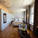 酒店 Schlosshotel Neustrelitz 施特雷利茨