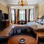 Отель Schlosshotel Neustrelitz Нойштрелиц