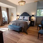Schlosshotel Neustrelitz 施特雷利茨