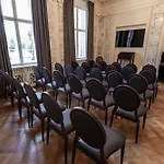 Schlosshotel Neustrelitz *