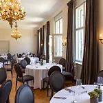 Schlosshotel Neustrelitz 施特雷利茨