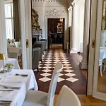 Отель Schlosshotel Neustrelitz Нойштрелиц