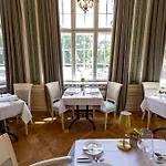 Schlosshotel Neustrelitz *
