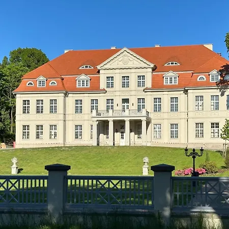 Schlosshotel Neustrelitz Hotel