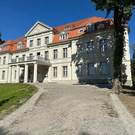 Schlosshotel Neustrelitz Hotel