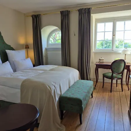 Schlosshotel Neustrelitz Hotel