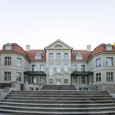 Schlosshotel Neustrelitz * Neustrelitz