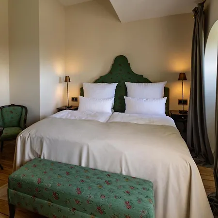 Schlosshotel Neustrelitz *