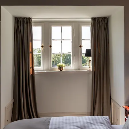 Schlosshotel Neustrelitz * Neustrelitz