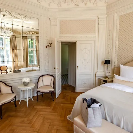 Schlosshotel Neustrelitz *