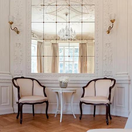 Отель Schlosshotel Neustrelitz Нойштрелиц