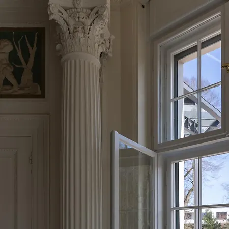 Schlosshotel Neustrelitz *