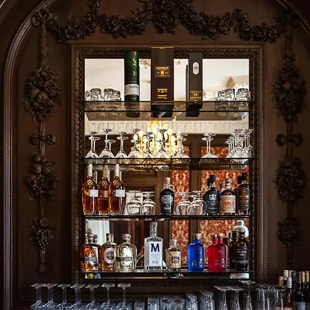 Schlosshotel Neustrelitz Hotel *