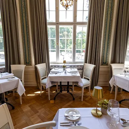 Schlosshotel Neustrelitz *