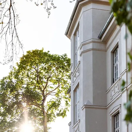 Schlosshotel Neustrelitz * Neustrelitz