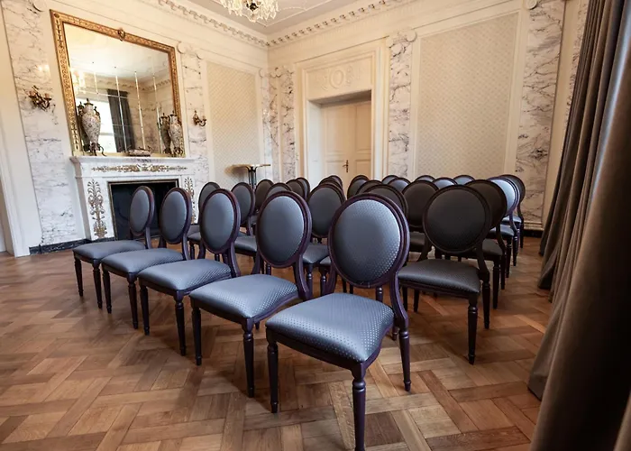 Schlosshotel Neustrelitz Hotel